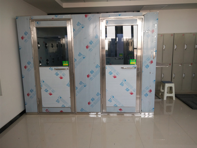 不同行業(yè)怎樣購買最適合自己企業(yè)使用的【風(fēng)淋室】呢？