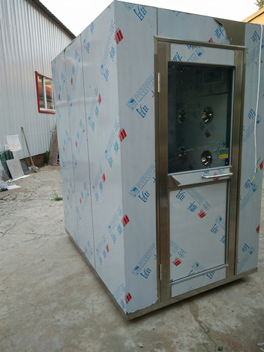 風(fēng)淋室的結(jié)構(gòu)及特點(diǎn)是什么？