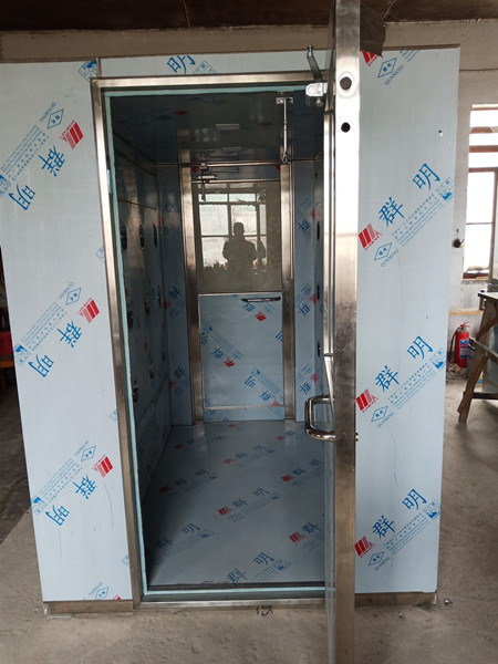 信陽風(fēng)淋室廠家:單人雙吹風(fēng)淋室模塊化的組裝方式