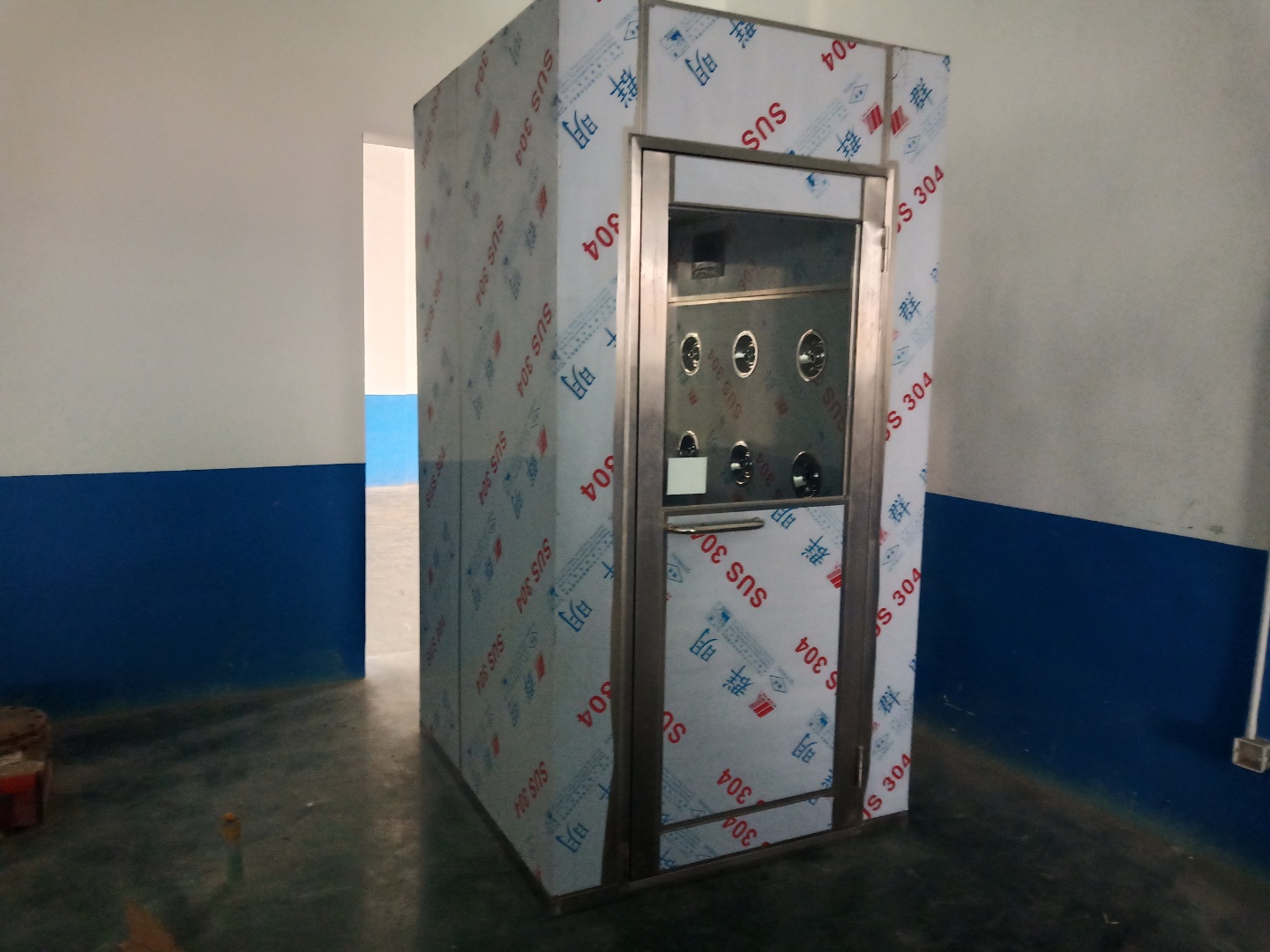 風淋室安全使用指南:進入風淋室的注意事項